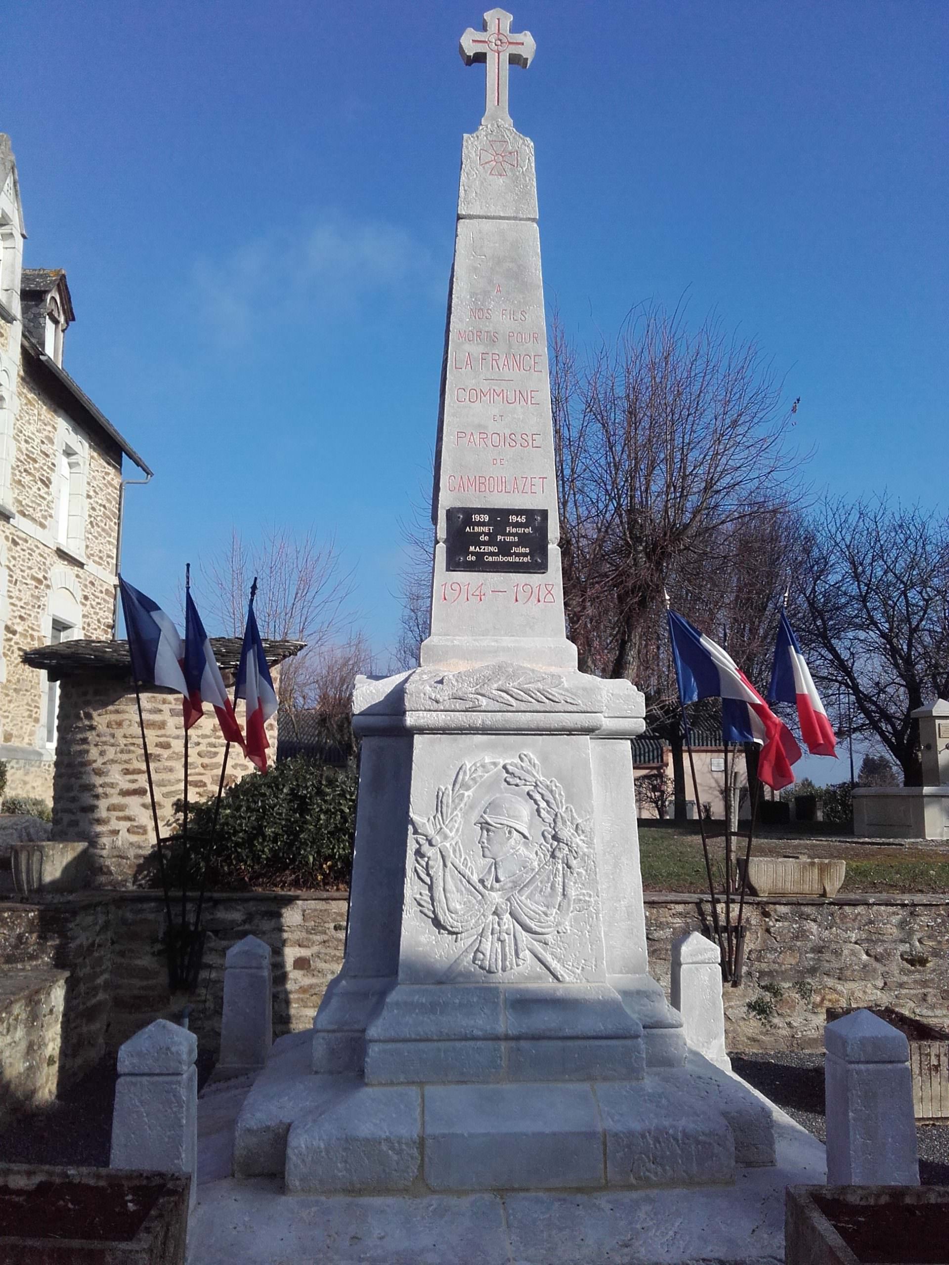 PHOTO MONUMENT AUX MORTS