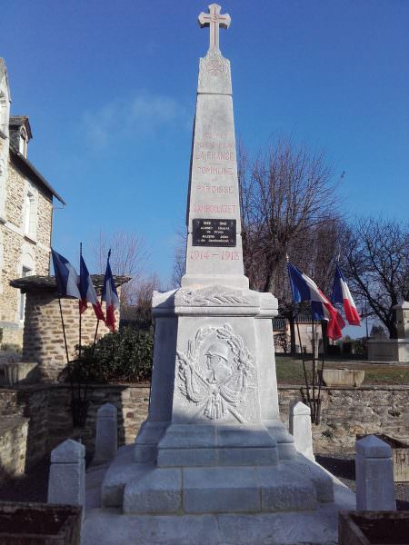PHOTO MONUMENT AUX MORTS
